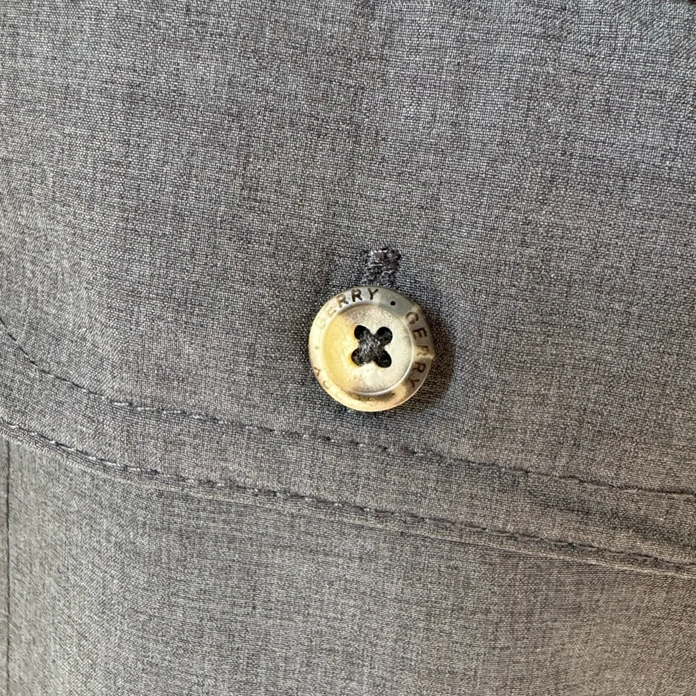 Gerry Tech Woven Stretch Shirt Men's Size L Smokey‎ Gray Button Up Short Sleeve - Picture 3 of 5